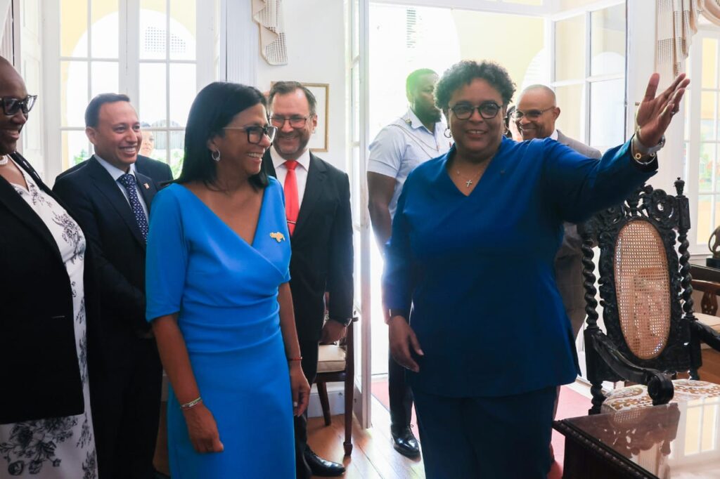 Delcy Rodríguez se reúne con la primera ministra de Barbados, Mia Mottley