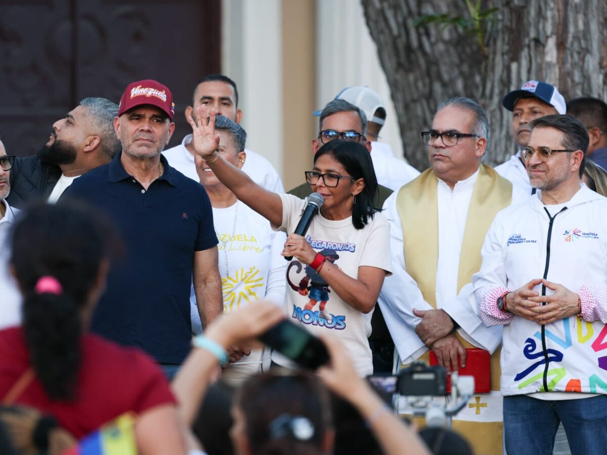 Gobierno cierra “peregrinación contra sanciones” el 1° de mayo con megaconcierto, mientras trabajadores esperan aumento de salario