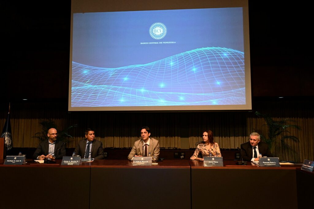 Venezuela y EEUU contratan firmas auditoras para supervisar el uso de los recursos financieros del país