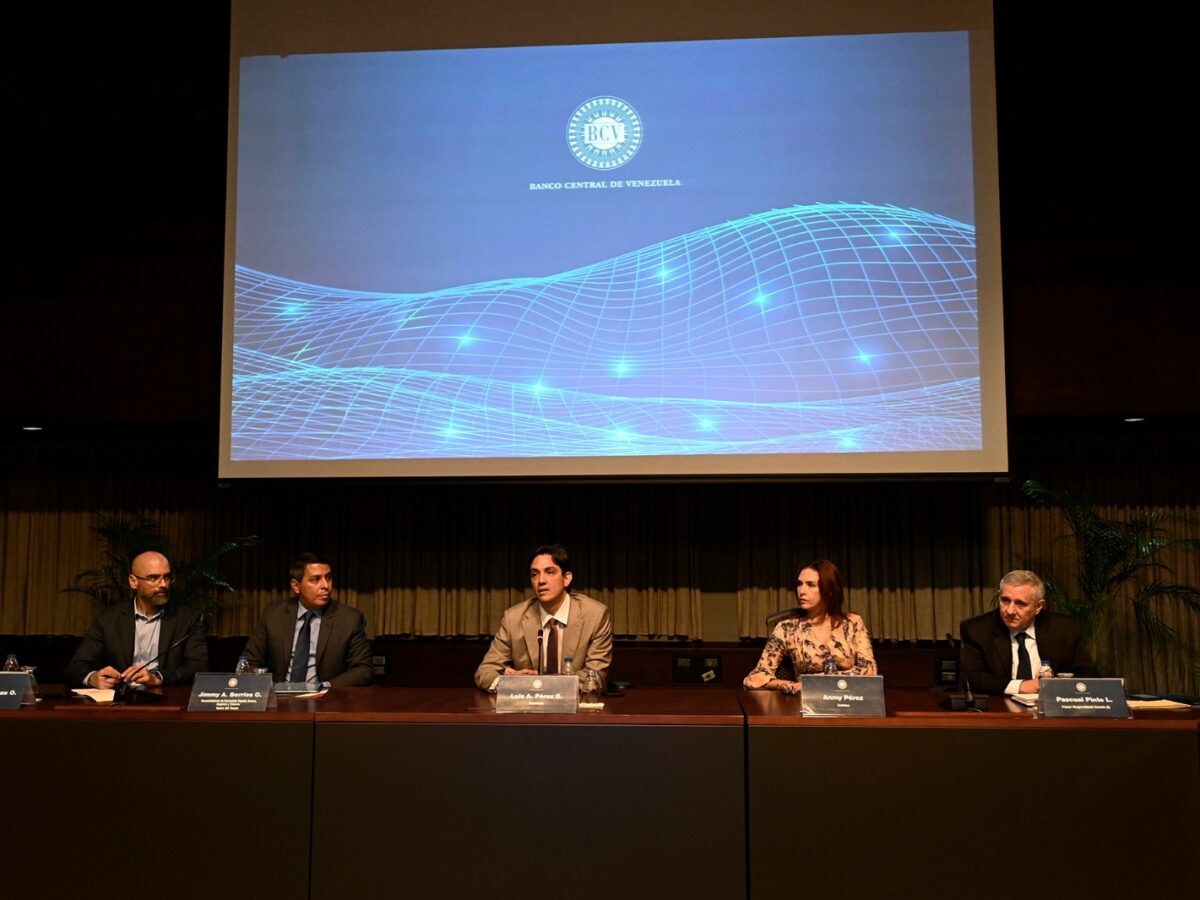 Venezuela y EEUU contratan firmas auditoras para supervisar el uso de los recursos financieros del país