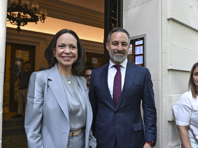 Machado agradece la solidaridad española y pide aliados para desplazar al «régimen»