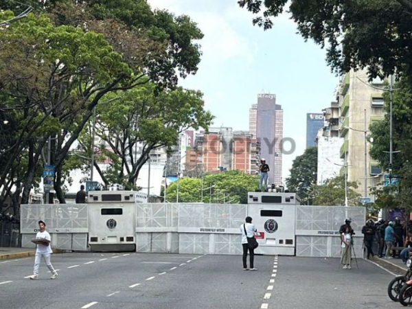 Fuerte cerco de la PNB nuevamente impide que sindicatos marchen hacia Miraflores