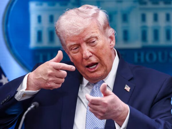 Trump ahora bloqueará el estrecho de Ormuz y acusa a Irán de mantener su plan nuclear