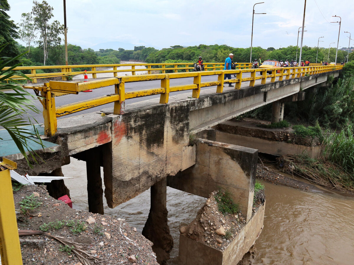 Cierran paso por puente fronterizo entre Colombia y Venezuela por falla estructural